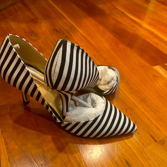 🔥NIB🔥 SOLE SOCIETY Jenn Black/White Stripe D'Orsay Heel / Size 8✨✨✨ - Picture 4 of 12